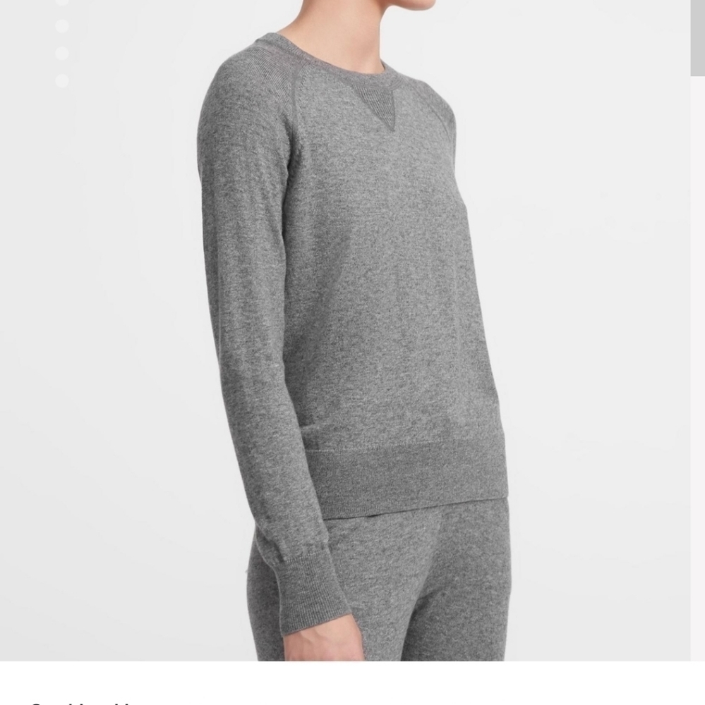 THEORY Grey Crew Sweater nwt